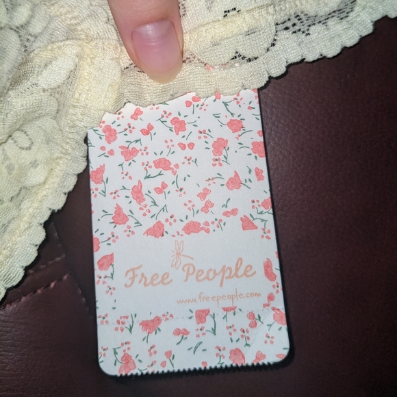 Last chance! NWT! Free People Pastel Yellow Lace Racerback Bralette Size Small - Picture 10 of 11